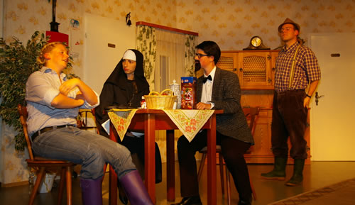 Die Laienschauspieler des Kulturrings Weickartshain begeisterten das Publikum (Foto: gol) 