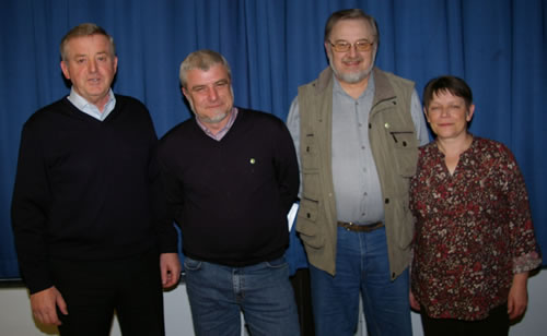 Ehrungen beim Obst- und Gartenbauverein (von links): Vorsitzender Lothar Döhler, Udo Görnert, Heinz-Joachim Hagenbücher und Vize Annemarie Pernak-Trüller (Bild: Golz)