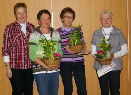 Ehrungen bei den Weickartshainer Landfrauen (von links): Schriftführerin Sabine Opper, Marie-Luise Dörr, Hildegard Hock und Hannelore Scharmann (Bild: Golz)