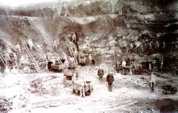 Beim Eisenerzabbau in der Grube Deutschland Anfang der 30er Jahre